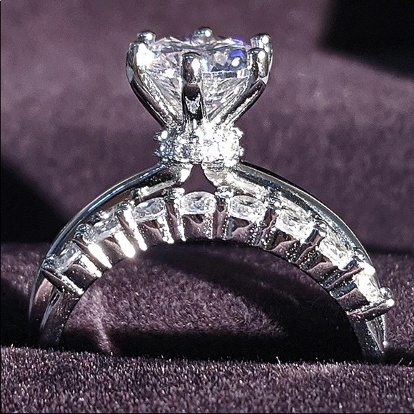 See new listing - Picture 6 of 7